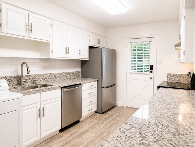 Foto del edificio - 12913 Trail Hollow Dr
