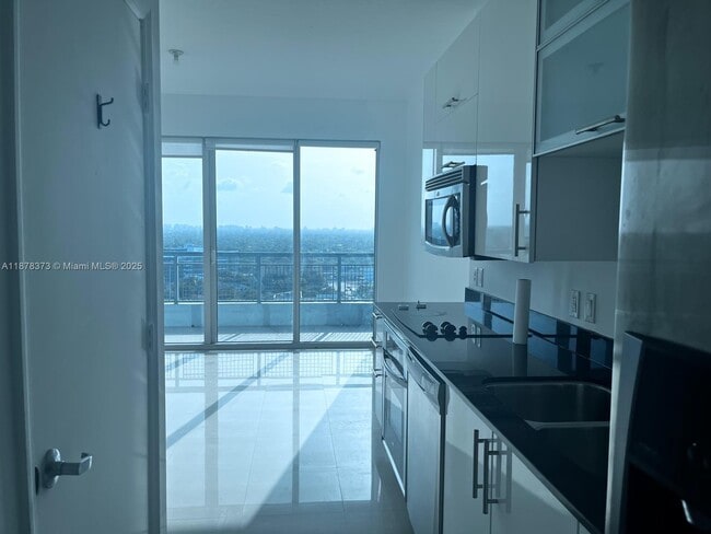 Foto del edificio - 60 SW 13th St