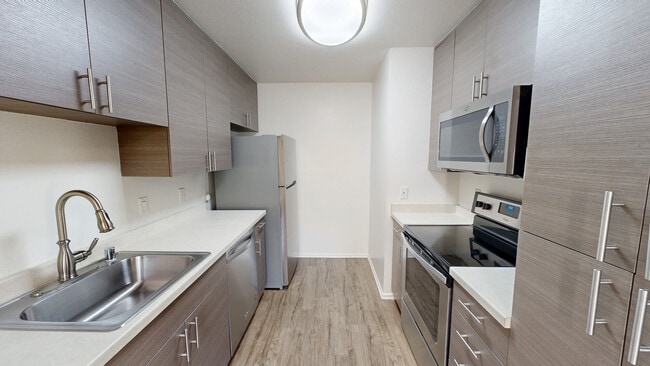 Interior Photo - 27 Seventy Five Mesa Verde