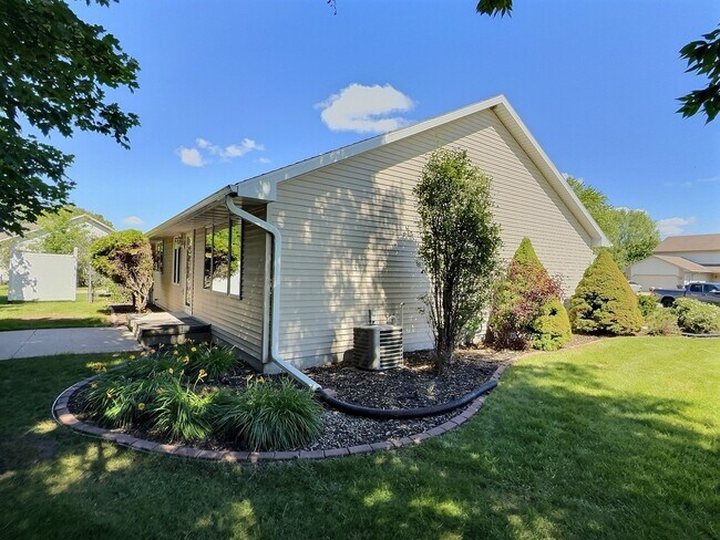 Building Photo - 3181 Westowne Ct
