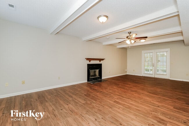 Building Photo - 4600 Pine Cove Rd