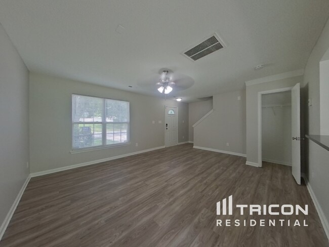 Building Photo - 6303 McIntyre Ridge Dr