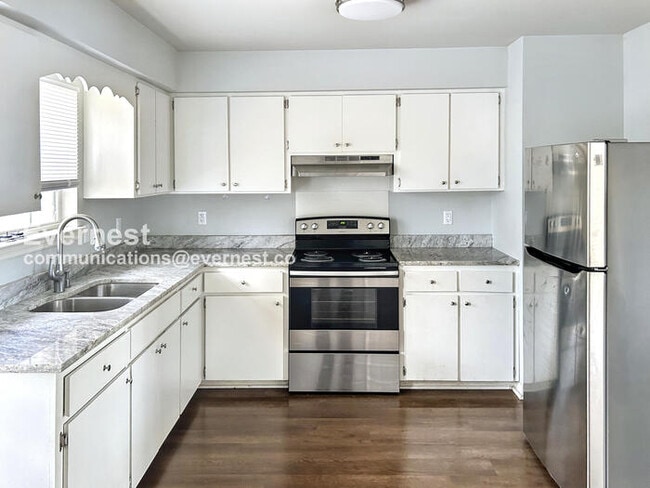 Foto del edificio - 141 Buckingham Cir