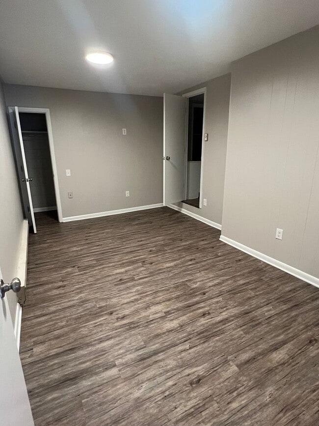 Building Photo - 1-Bedroom Apartment Ready for Move-In!