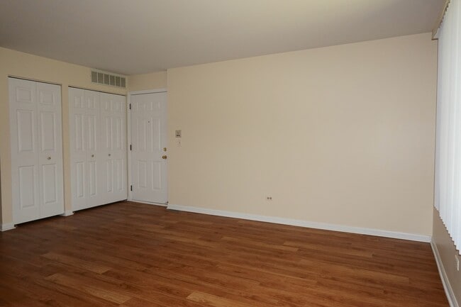 Foto del edificio - 210 Crestview Dr