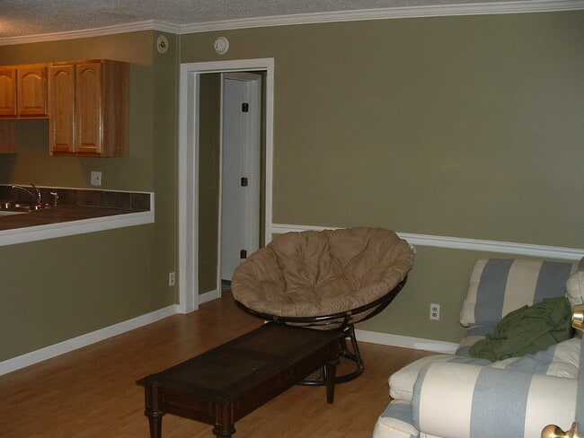 Foto del edificio - 2 Bedroom Condo Near UTK | Fort Sanders Area