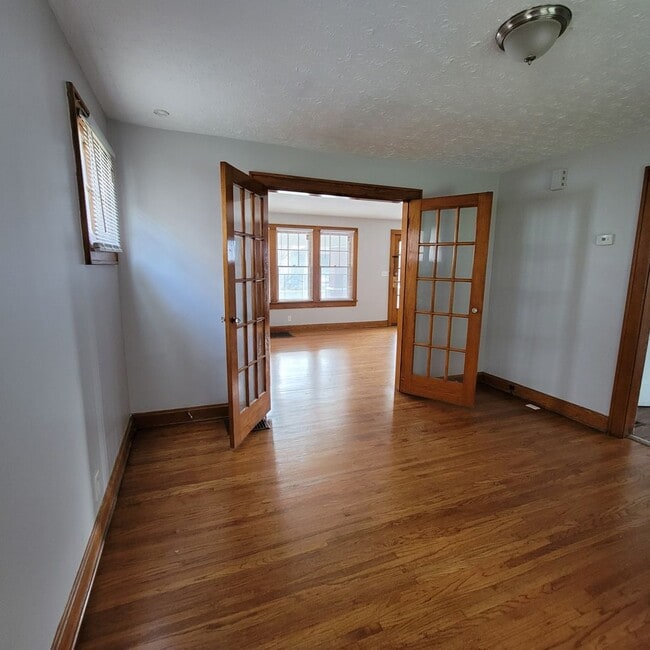 Building Photo - Beautiful 3 Bedroom Home - North Hilltop