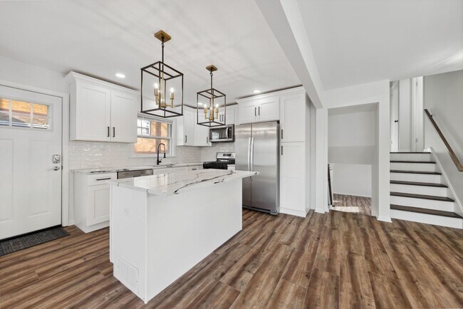 Foto del edificio - 4647 Johnson Ave