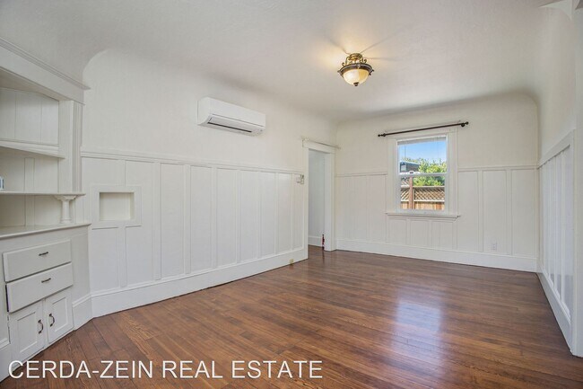 Building Photo - 2 br, 1.5 bath House - 910 Taylor Ave