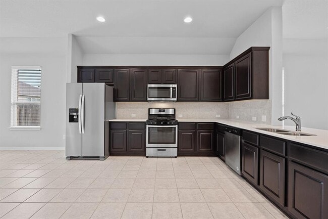 Foto del edificio - 913 Centerra Hills Cir