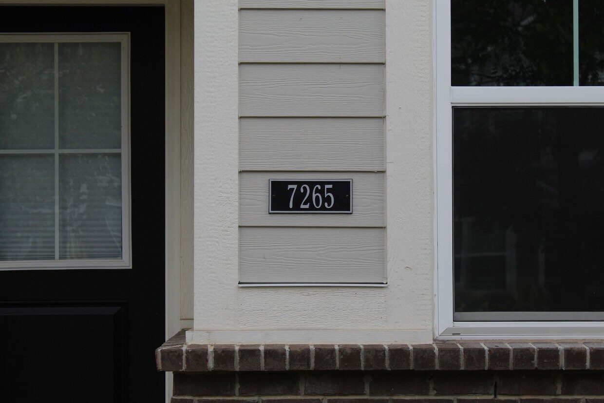 Foto del edificio - 7265 Governors Row