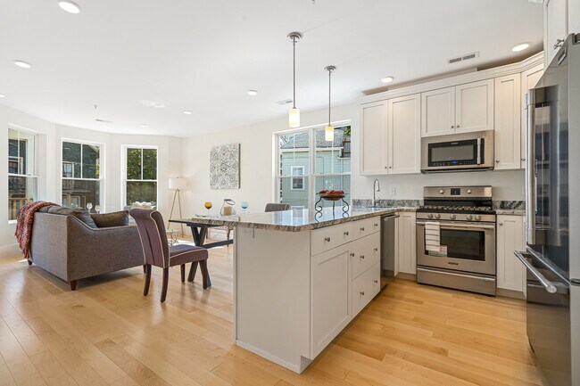 8 ft. island - 41 Woodville St