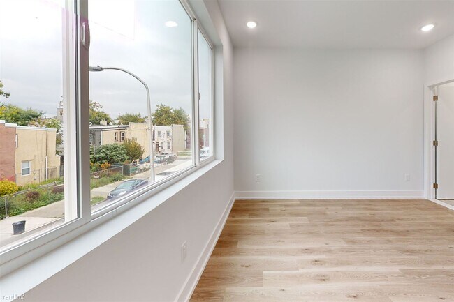Foto del edificio - 4 br, 4 bath 4plex - 1726 W SUSQUEHANNA St...
