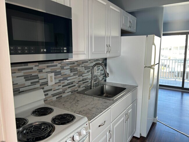 Building Photo - 212 W Brigantine Ave