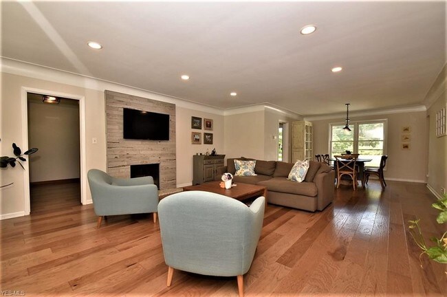 Building Photo - 2432 Windy Hill Dr