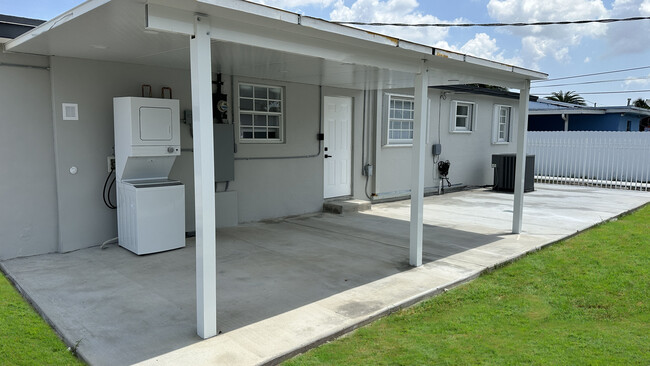 Covered terrace - 3450 NW 170th St