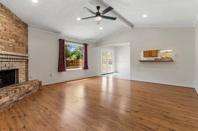Building Photo - 16319 Pitch Pine Dr
