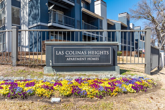 Building Photo - Las Colinas Heights