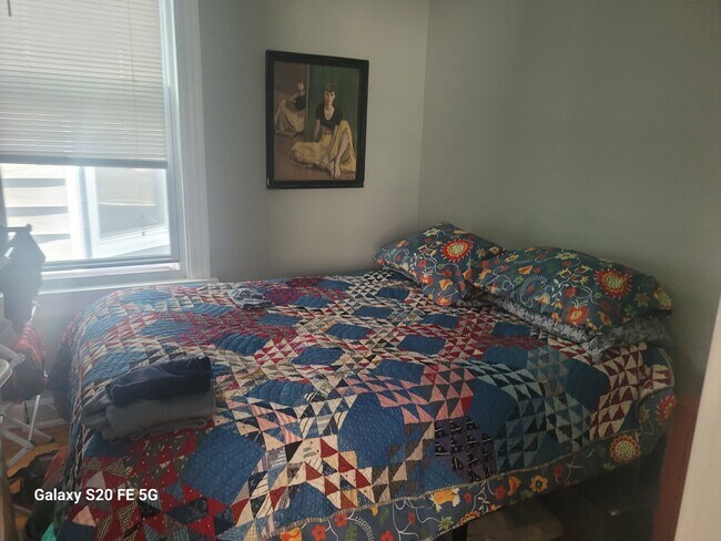 Foto del edificio - 4717 N Artesian Ave