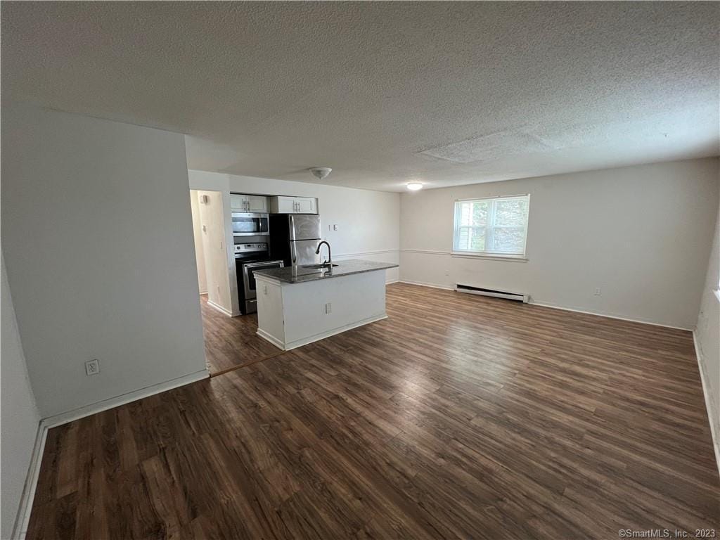 76 Terrace St Unit E4, East Haven, CT 06512 Room for Rent in East