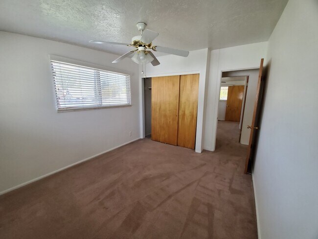 Building Photo - 165 S 600 W