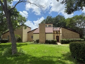 Building Photo - 13103 Holston Hills Dr