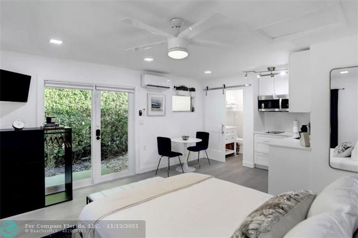 3220 SE 11th St Unit 3220 Se 11 Street B Studio, Pompano Beach, FL
