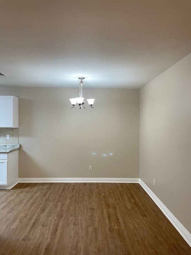 Foto del edificio - 5141 S Lindell Rd