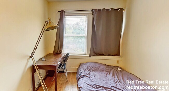 Building Photo - 1408 Beacon St