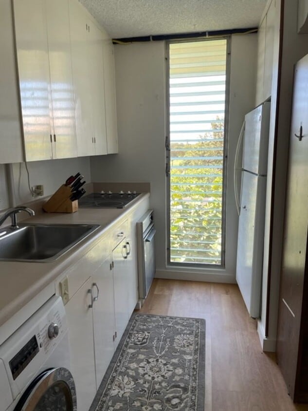 Primary Photo - Pualei Circle 1 bedroom/ 1 bathroom/ 1 par...