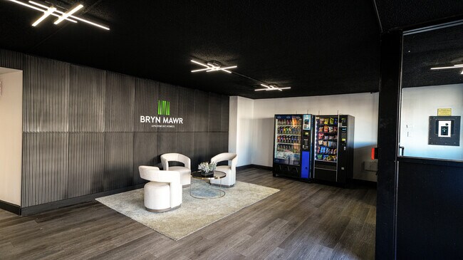 Lobby - Bryn Mawr Apartments
