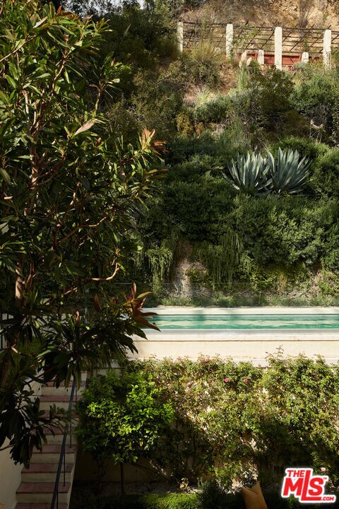 Foto del edificio - 7475 Hillside Ave