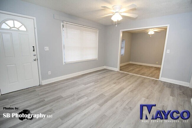 Building Photo - 3 bedroom remodeled home in Southern Hills!