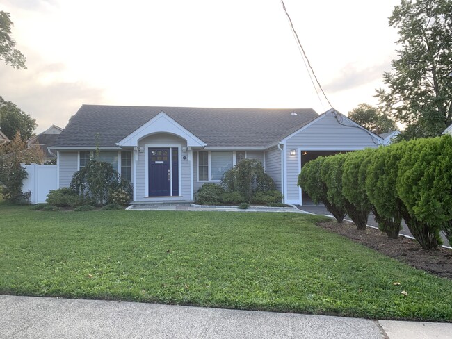 Building Photo - 74 Longview Ave