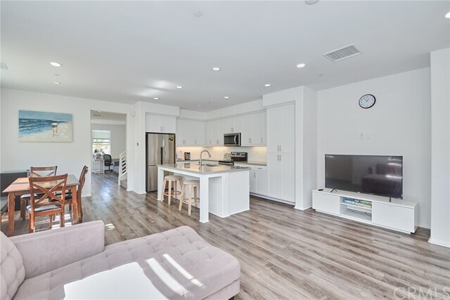 Foto del edificio - 5852 Spring St