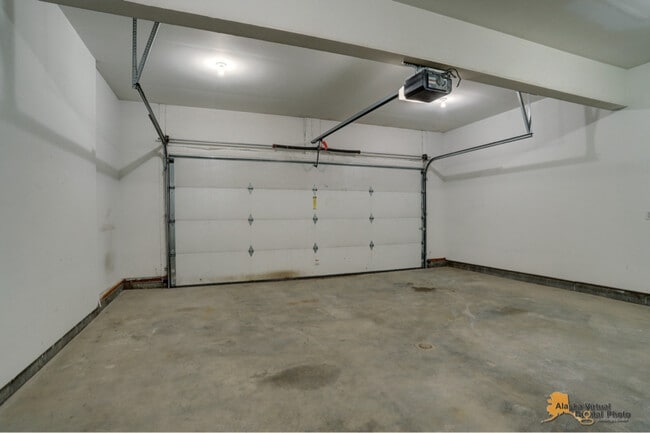 Building Photo - 2813 S Avalon Cir