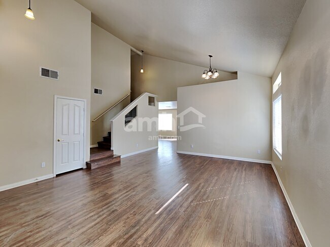 Foto del edificio - 8221 Woodland Prairie Avenue