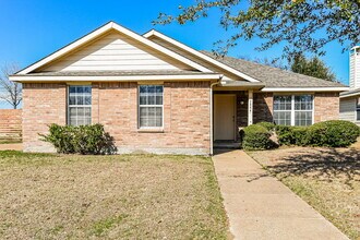 Building Photo - 3884 Pinebluff Ln