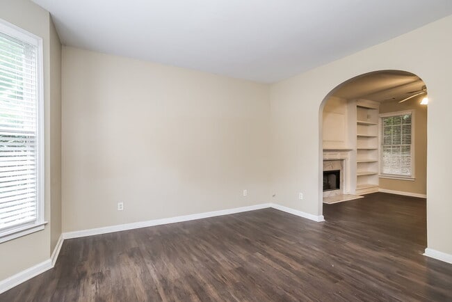 Building Photo - 5111 Staplehurst Ln