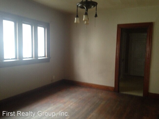 Foto del edificio - 218-220 Rockwood Ave