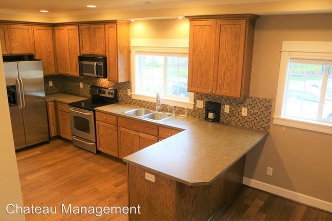 Building Photo - 4 br, 2 bath House - 1660 NW Van Buren Ave.