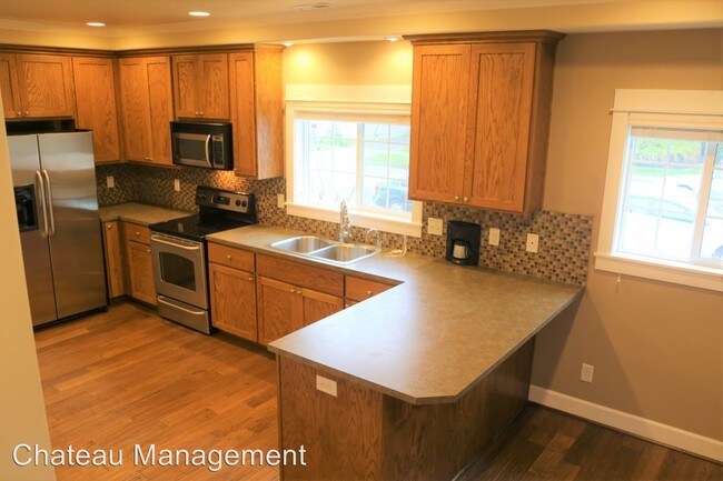 Foto del edificio - 4 br, 2 bath House - 1660 NW Van Buren Ave.