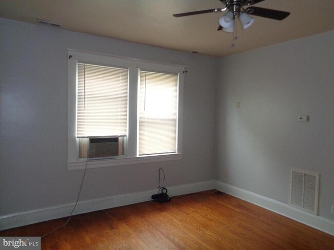 Building Photo - 2800 Linwood Ave