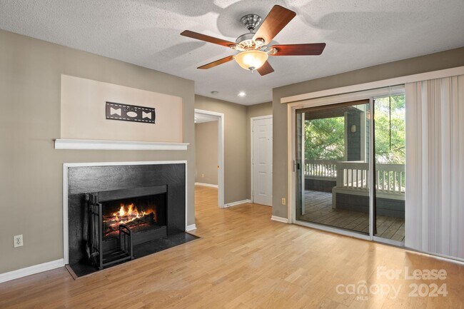 Foto del edificio - 525 Olmsted Park Pl