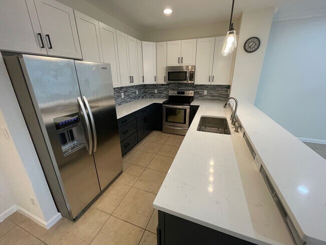 Foto del edificio - 3 Bed/2.5 Bath, 2 Story Townhome in Legacy Park