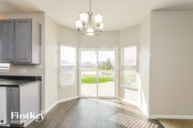 Foto del edificio - 8728 N Springview Dr