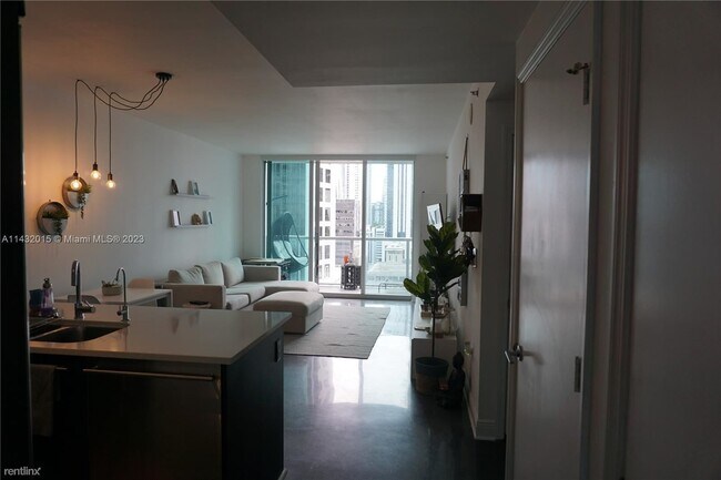 Building Photo - 1 br, 1 bath Condo - 55 SE 6th St Apt 1808