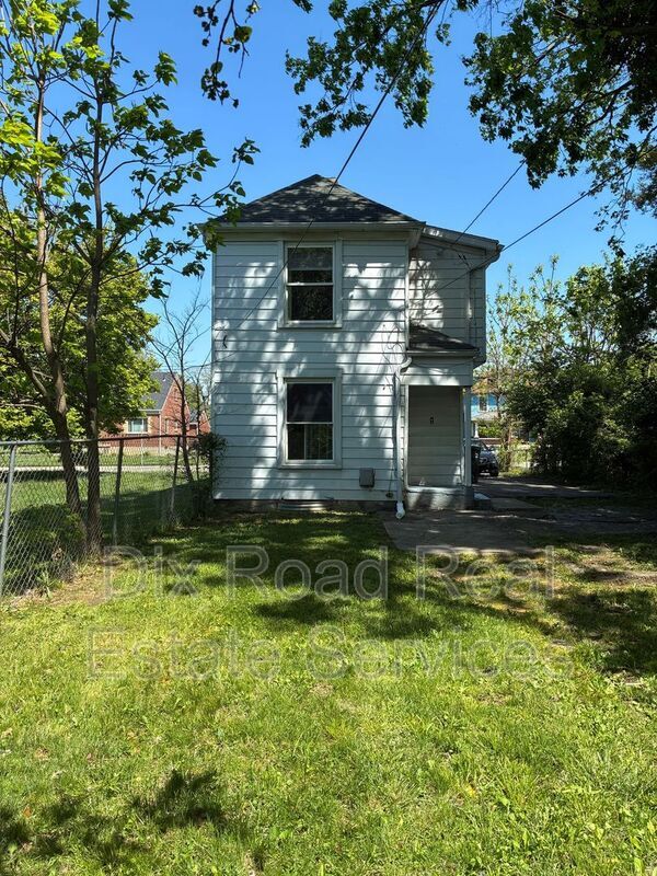 Photo - 2240 Lakeview Ave House