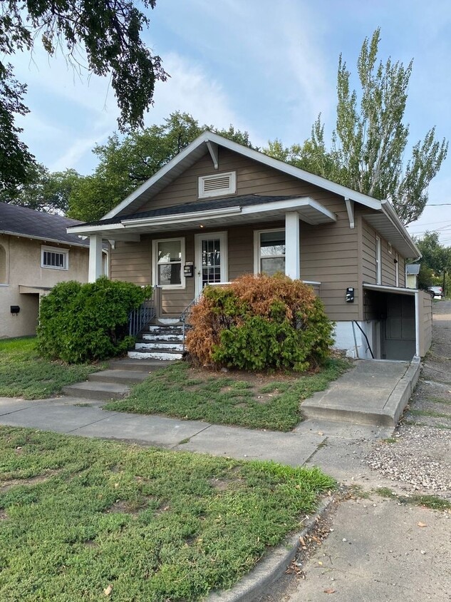 Foto principal - 110 E Rosser Ave