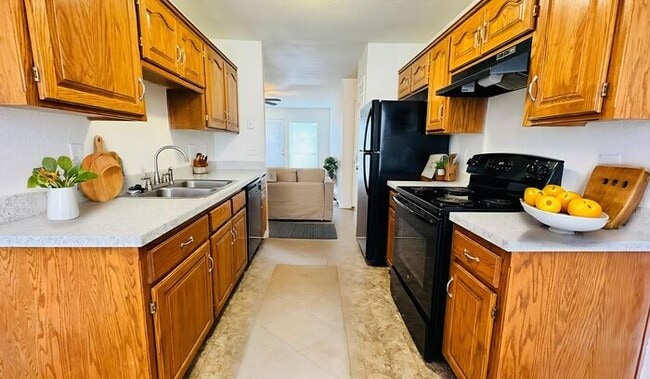 Building Photo - Creekwood Park Townhomes -$500 rent credit...